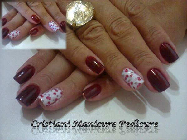 unhas prontas com os adesivos