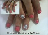 unhas feita com adesivos karol